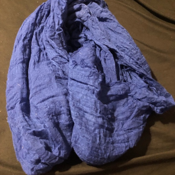 Blue infinity scarf - Picture 2 of 2